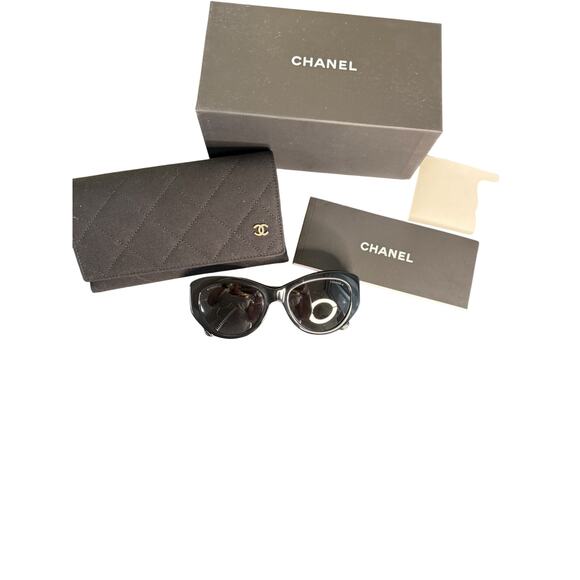 Chanel NIB CH5492 Acetate Butterfly Large CC Sunglasses in Black - Picture 2 of 11